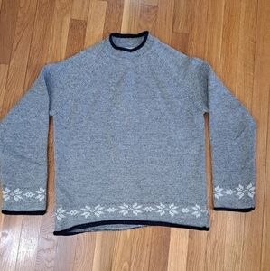 OOBE Women's Medium Shetland Wool Mock Neck Sweater Gray Blue Snowflake Warm